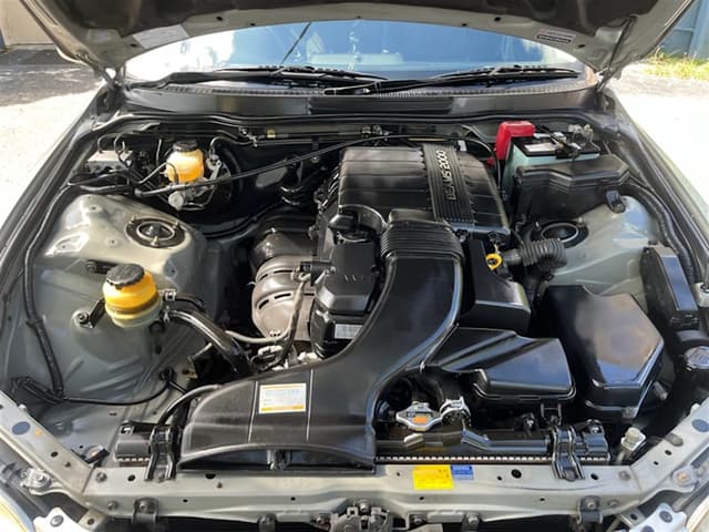 1998 Toyota Altezza JDM car for sale — photo 15 of 17