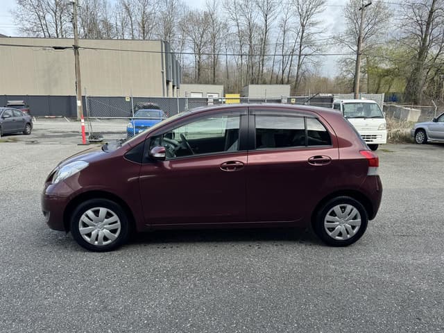2009 Toyota Vitz JDM car for sale — photo 4 of 19
