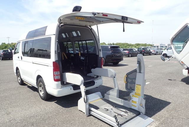 2011 Toyota HiAce JDM car for sale — photo 22 of 25