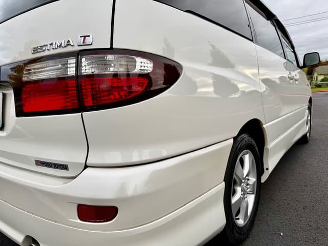 2000 Toyota Estima JDM car for sale — photo 17 of 25