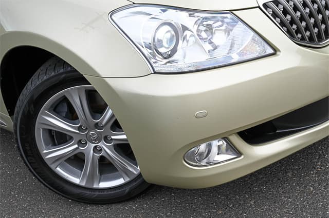 2009 Toyota Crown JDM car for sale — photo 2 of 25