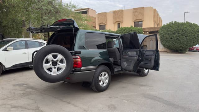 1998 Toyota Land Cruiser JDM car for sale — photo 7 of 25
