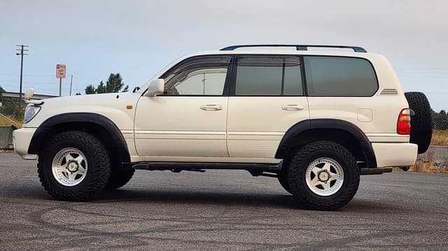 1999 Toyota Land Cruiser JDM car for sale — photo 2 of 25