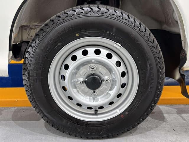 1999 Daihatsu Hijet JDM car for sale — photo 18 of 25