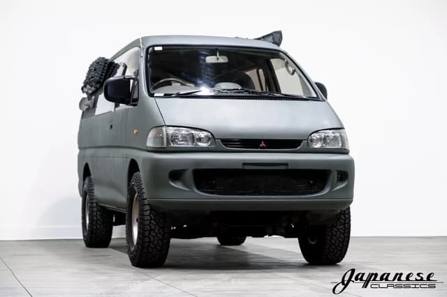 1994 Mitsubishi Delica JDM car for sale — photo 3 of 25