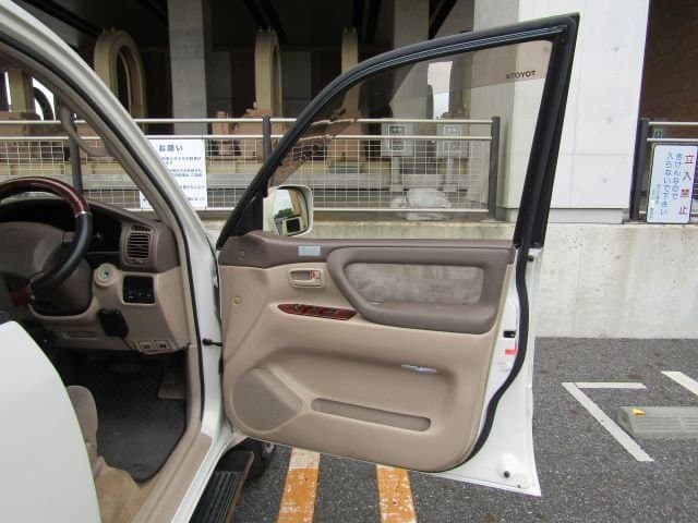 2001 Toyota Land Cruiser JDM car for sale — photo 10 of 22