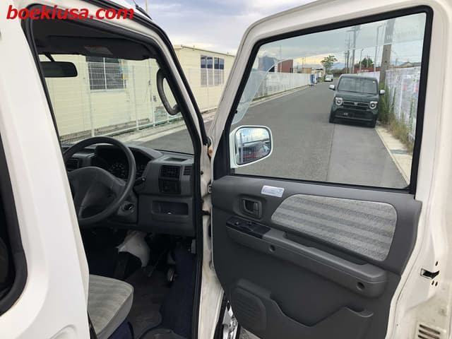 1999 Mitsubishi Town Box JDM car for sale — photo 13 of 23