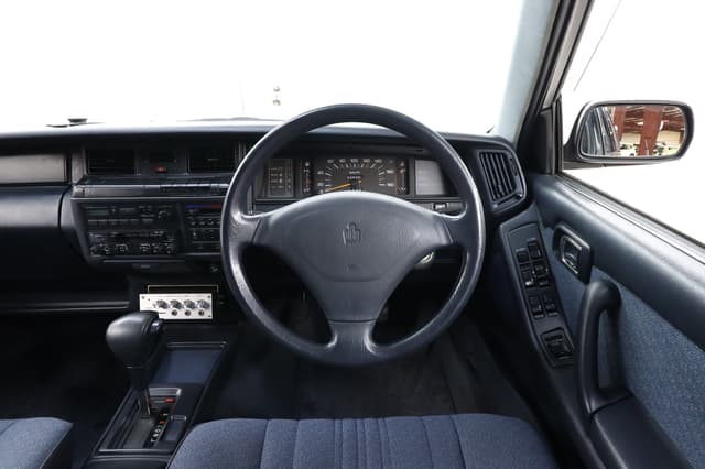 1995 Toyota Crown JDM car for sale — photo 10 of 25