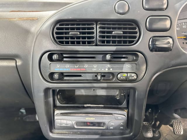 1996 Daihatsu Hijet JDM car for sale — photo 13 of 25