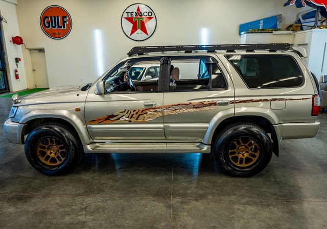 1998 Toyota Hilux Surf JDM car for sale — photo 4 of 24