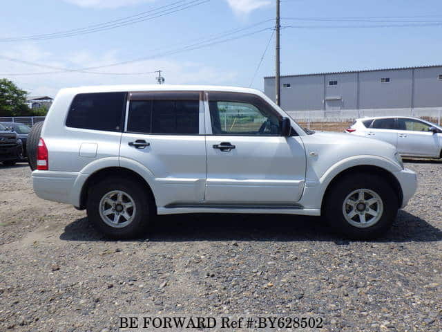 2005 Mitsubishi Pajero JDM car for sale — photo 6 of 25