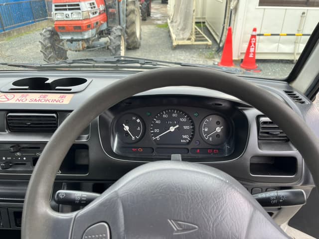 1999 Daihatsu Hijet JDM car for sale — photo 13 of 25