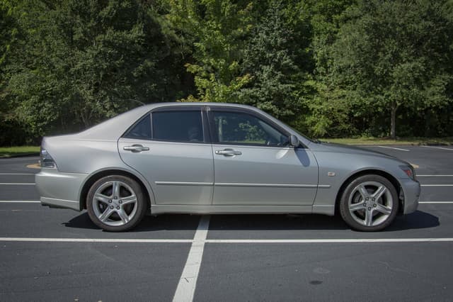 1999 Toyota Altezza JDM car for sale — photo 9 of 23