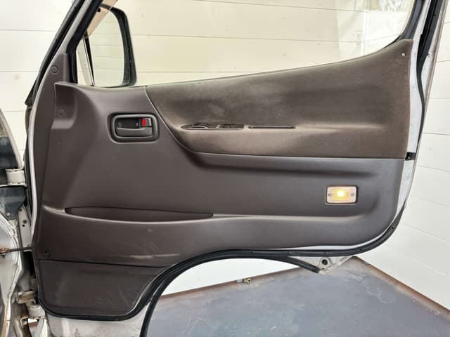 2001 Toyota HiAce JDM car for sale — photo 25 of 25