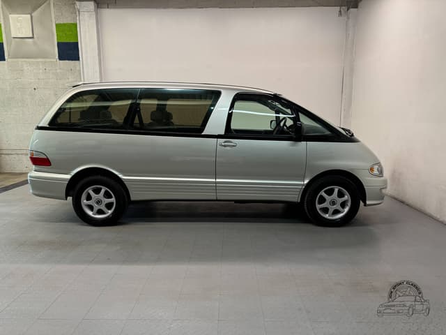 1999 Toyota Estima JDM car for sale — photo 22 of 25