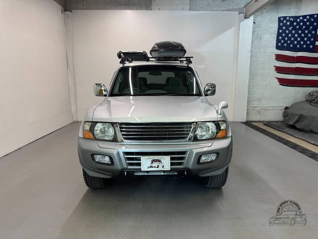Mitsubishi Pajero JDM car for sale — photo 5 of 10