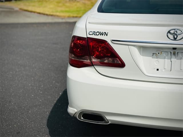 2008 Toyota Crown JDM car for sale — photo 11 of 25