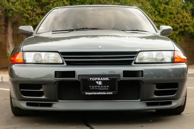 1990 Nissan Skyline JDM car for sale — photo 5 of 25