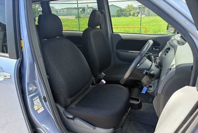 2011 Toyota JDM car for sale — photo 16 of 25