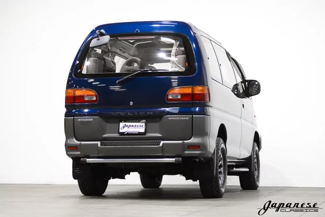 1994 Mitsubishi Delica JDM car for sale — photo 8 of 25