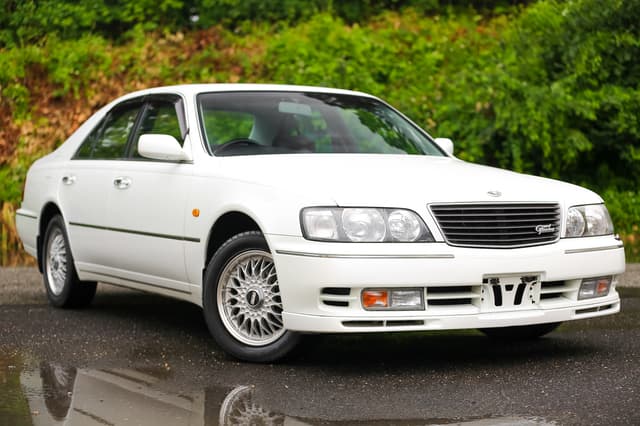 1996 Nissan Cima JDM car for sale — photo 2 of 25