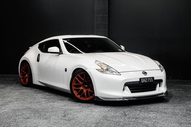 2009 Nissan Fairlady Z JDM car for sale — photo 4 of 10