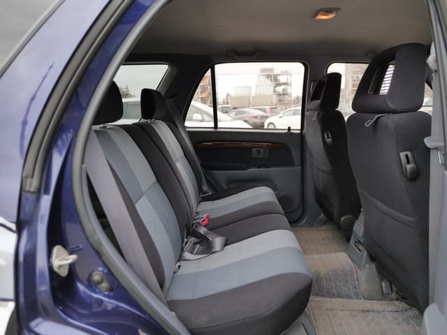 1996 Toyota Hilux Surf JDM car for sale — photo 18 of 21