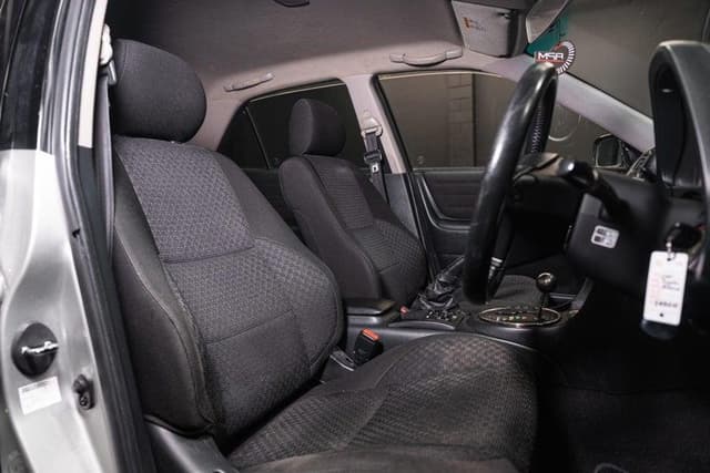 2001 Toyota Altezza JDM car for sale — photo 15 of 16