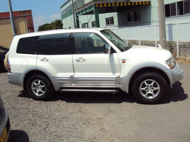 1999 Mitsubishi Pajero JDM car for sale — photo 4 of 5