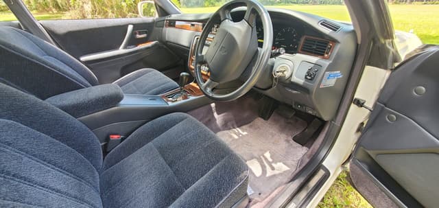 1997 Toyota Crown JDM car for sale — photo 7 of 15