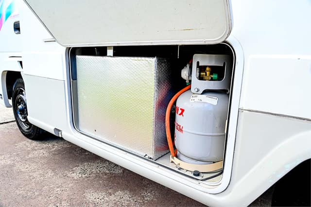 1997 Isuzu Elf JDM car for sale — photo 8 of 10