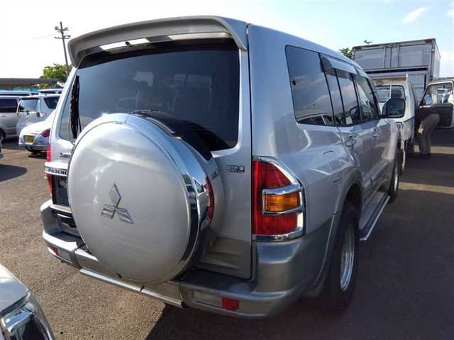2000 Mitsubishi Pajero JDM car for sale — photo 2 of 7