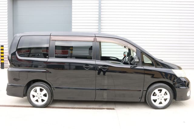 2009 Nissan Serena JDM car for sale — photo 8 of 25
