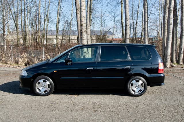 1999 Honda Odyssey JDM car for sale — photo 4 of 21