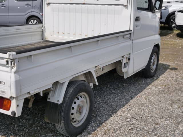 2002 Mitsubishi Minicab JDM car for sale — photo 18 of 25
