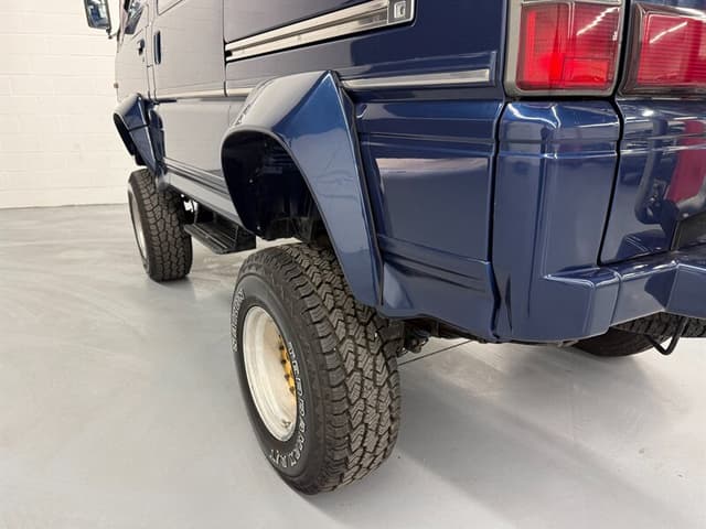 1993 Mitsubishi Delica JDM car for sale — photo 21 of 25