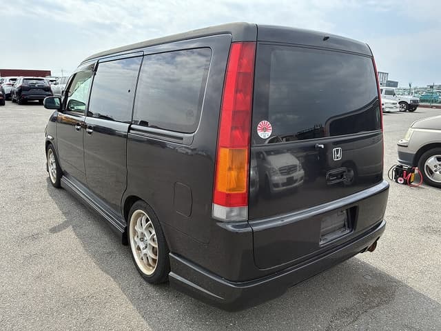 2001 Honda Stepwagon JDM car for sale — photo 2 of 7