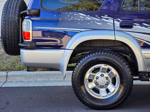 1996 Toyota Hilux Surf JDM car for sale — photo 7 of 25
