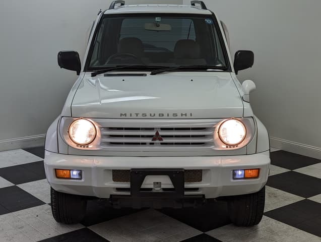 1996 Mitsubishi Pajero JDM car for sale — photo 9 of 24