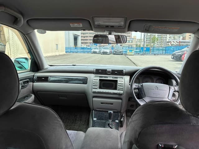 2001 Toyota Crown JDM car for sale — photo 11 of 12