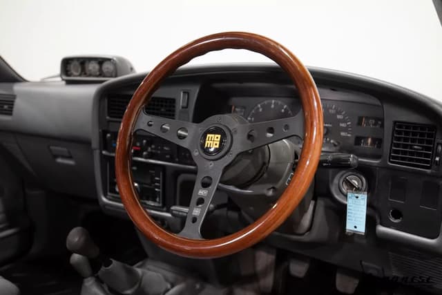 1990 Toyota Hilux JDM car for sale — photo 15 of 25