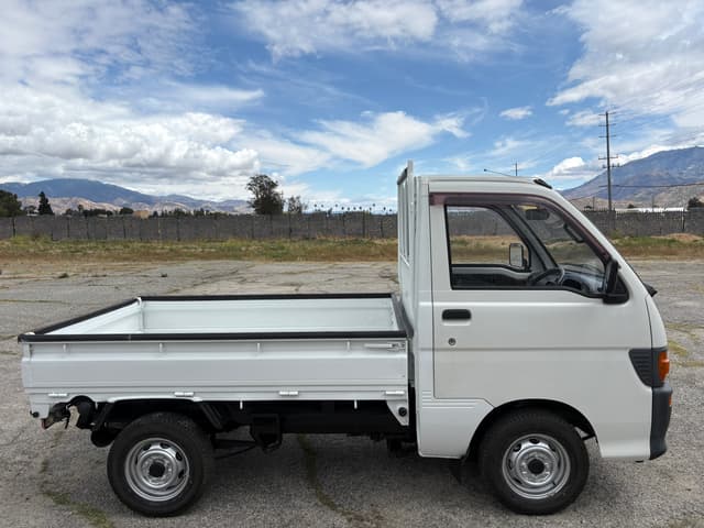 1995 Daihatsu Hijet JDM car for sale — photo 9 of 25