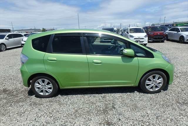 2011 Honda Fit JDM car for sale — photo 5 of 25
