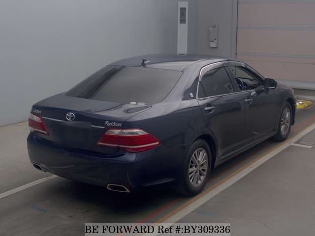 2010 Toyota Crown JDM car for sale — photo 2 of 2