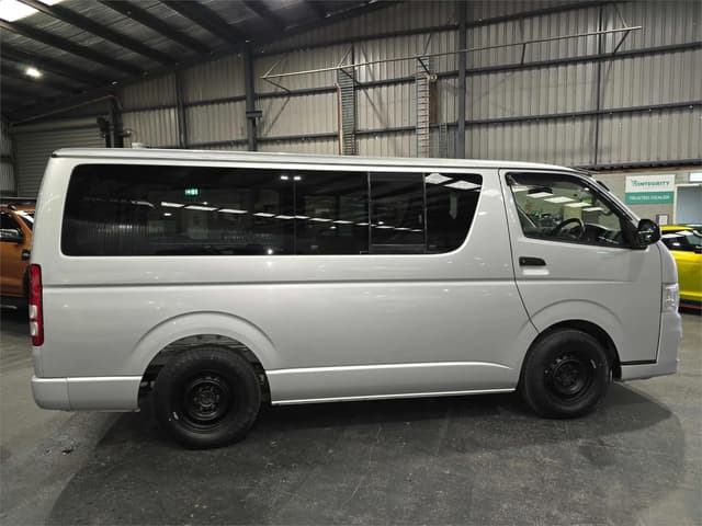 2012 Toyota HiAce JDM car for sale — photo 10 of 21