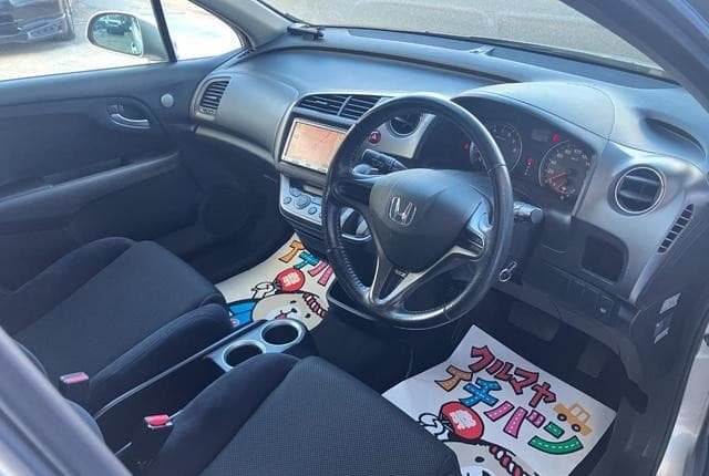 2009 Honda Stream JDM car for sale — photo 15 of 25