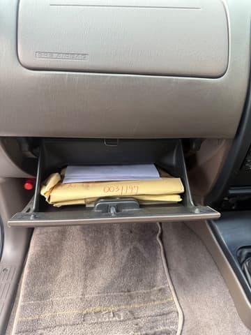 1998 Toyota Hilux Surf JDM car for sale — photo 23 of 25
