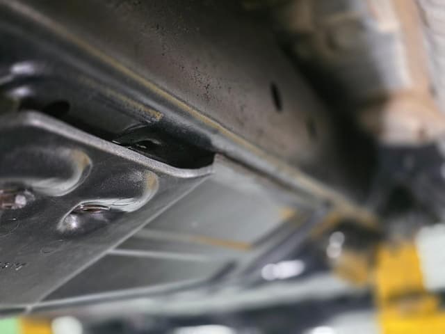 2001 Toyota Hilux Surf JDM car for sale — photo 19 of 25