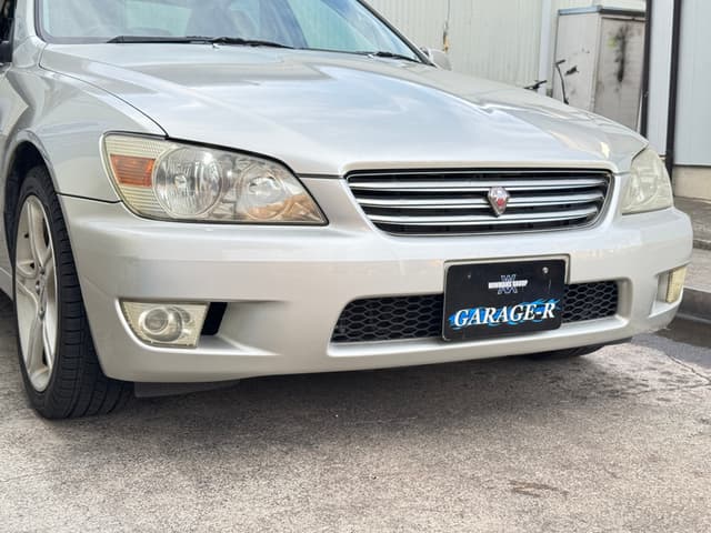 1998 Toyota Altezza JDM car for sale — photo 10 of 25