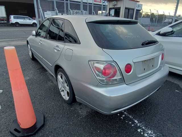 2001 Toyota Altezza JDM car for sale — photo 3 of 10